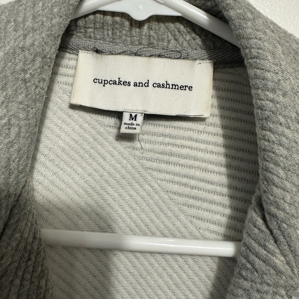 cupcakes & cashmere Gray Textured Blazer - Picture 3 of 4